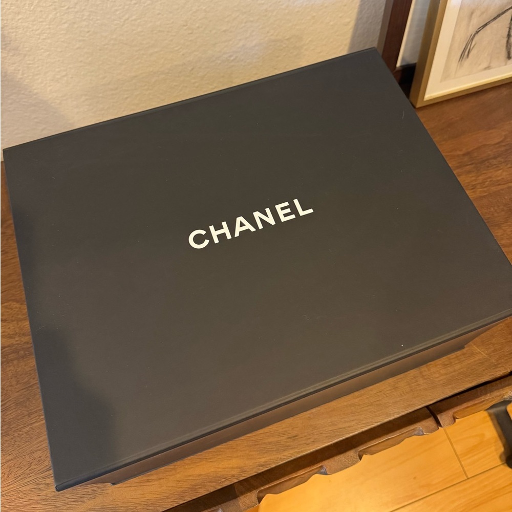 CHANEL 19 Grey Quilted Goatskin Medium Bag Ruthenium Silver Gold Hardware Purse - Picture 13 of 13